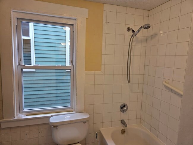 Building Photo - 153 Hamilton St