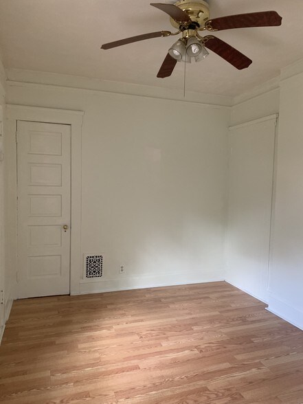 Bedroom - 2223 Murray Hill Rd