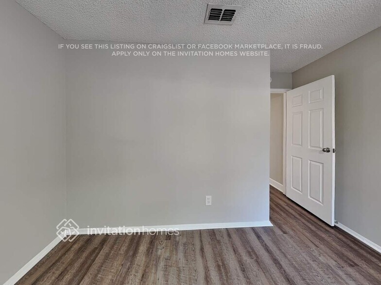 Building Photo - 6856 Moorhen Cir