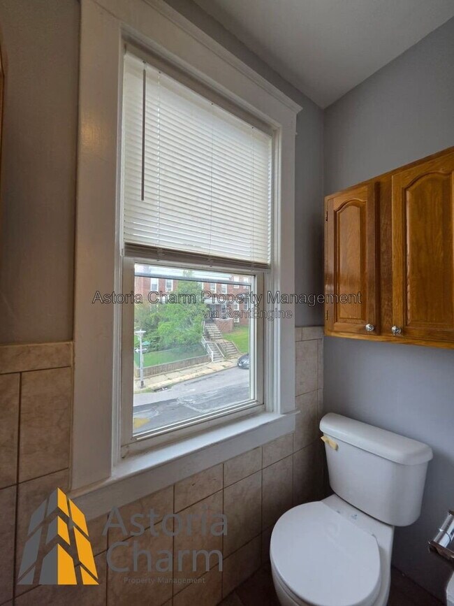 Building Photo - 3016 Pelham Ave