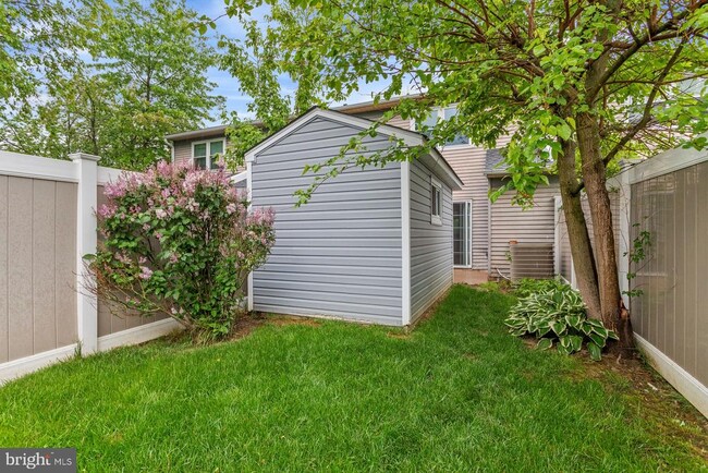 Building Photo - 4520 Rosemarie Dr