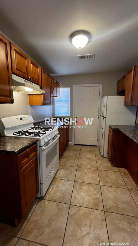 Building Photo - 2457 Hale Ave