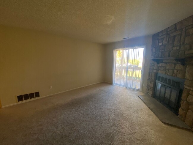 Building Photo - Inviting 2-bedroom, 2-bathroom condo