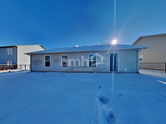 Building Photo - 8110 Red Barn Ct