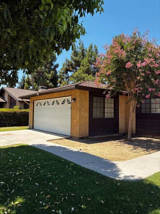 Building Photo - Clean & Updated 3-Bedroom Home in Southwest Bakersfield – Available Now!
