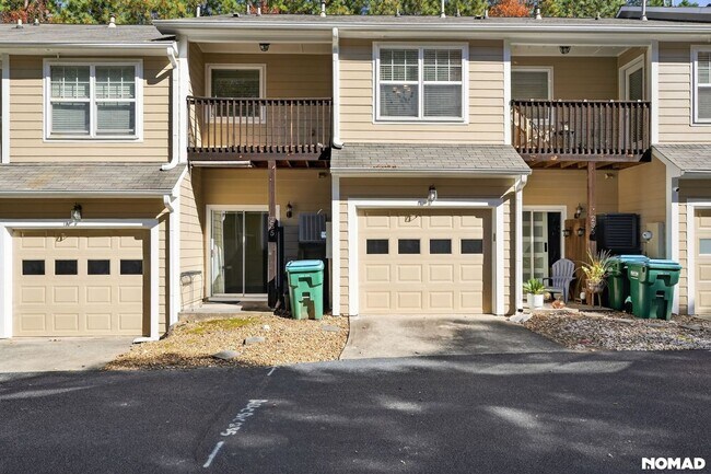 Building Photo - 235 River Green Ave