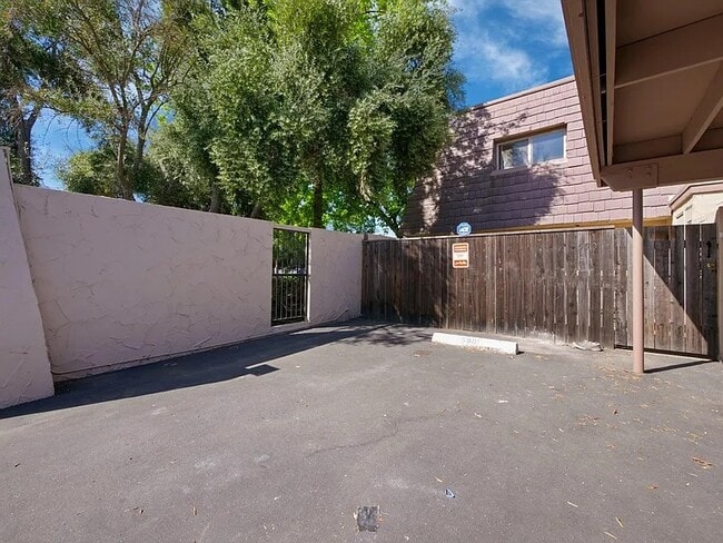 Building Photo - 5901 Casa Alegre