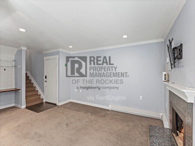 Building Photo - 512 E Monroe Dr