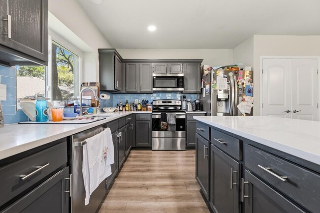 Building Photo - 2607 Sky Dale Dr