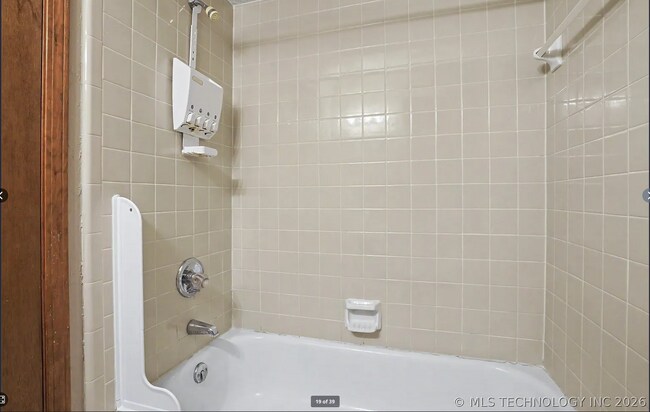Building Photo - Charming 3-Bed Jenks Home Near Tulsa Hills – Large Corner Lot!
