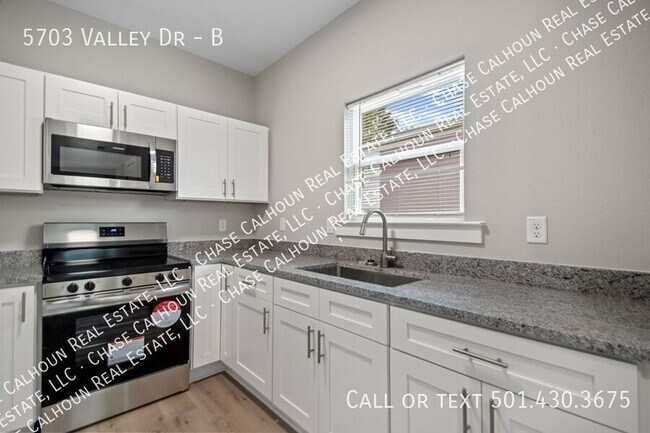 Building Photo - 5703 Valley Dr