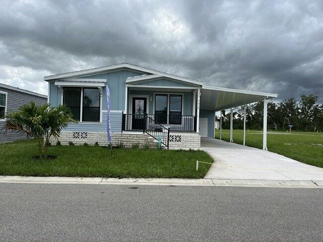 Primary Photo - 3610 Vine Trl