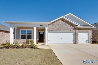 Building Photo - 113 Duskwood Dr