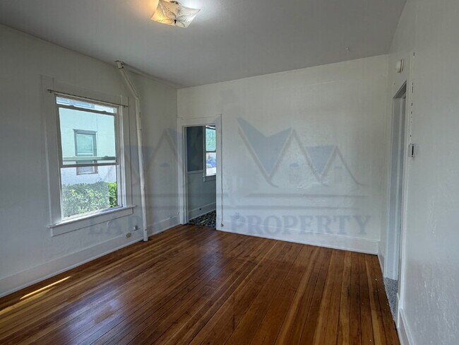 Building Photo - 500 E Garfield St