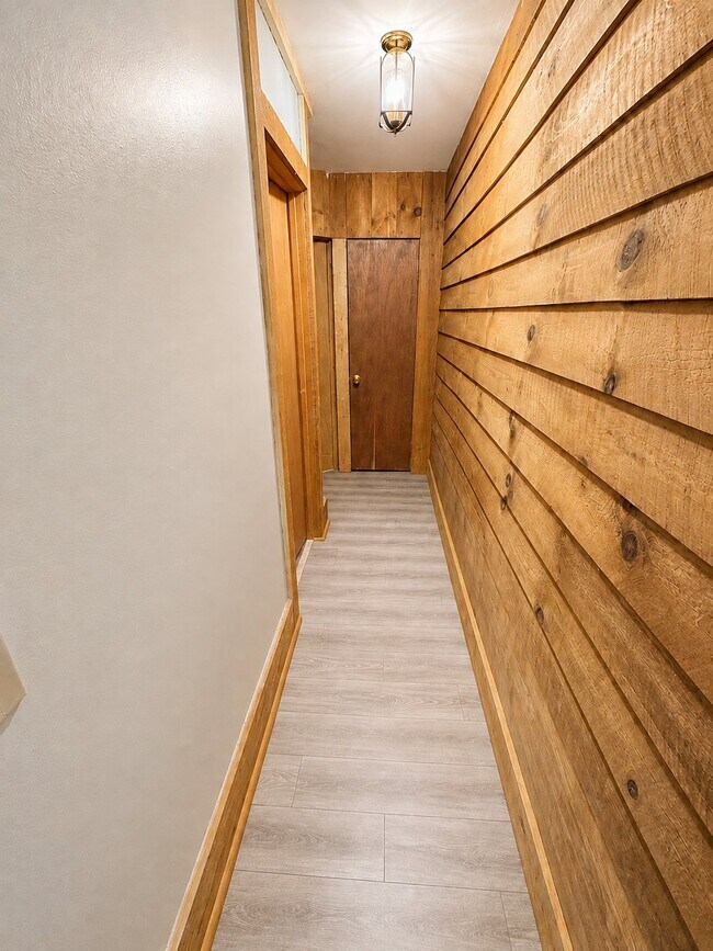 Building Photo - 115 Lillibridge Ave