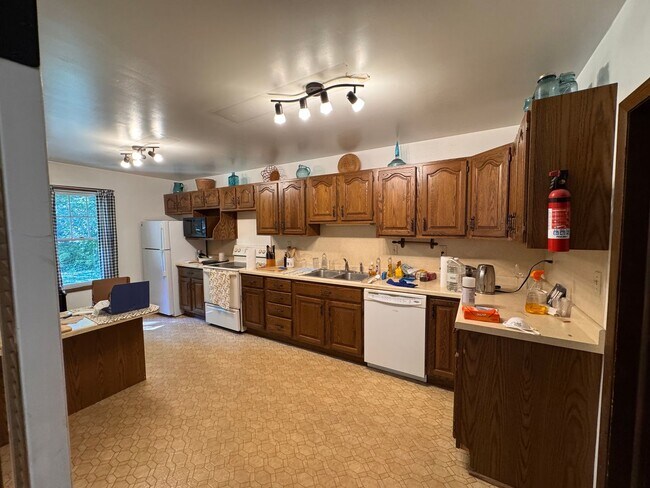 Building Photo - AVAILABLE NOW - Very Spacious, Unique, and...