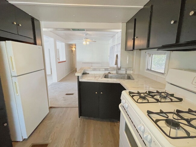 Building Photo - 5709 W Rocking Cir St