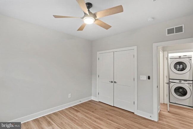 Building Photo - 1704 Bandit Loop