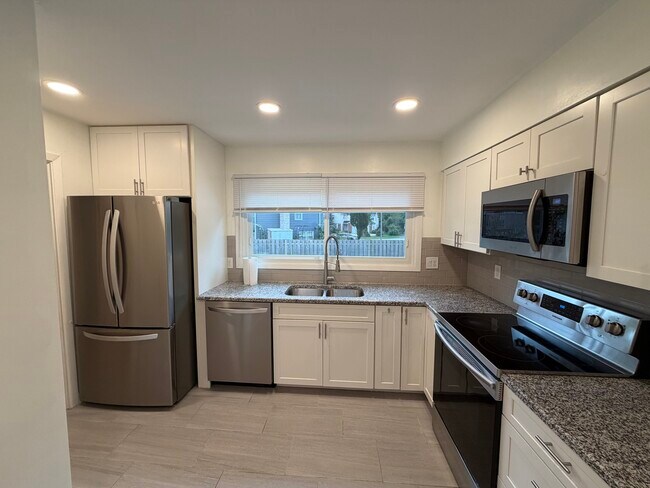 Building Photo - 930 Dorncliff Ln
