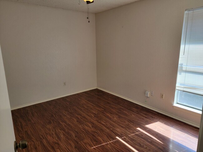 Building Photo - 6433-6435 Brookhaven Trail
