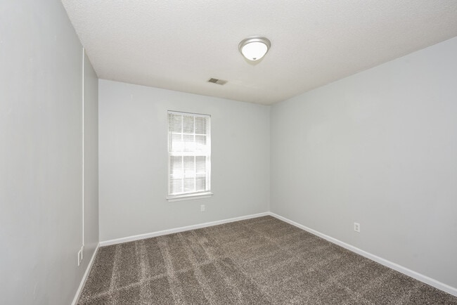 Building Photo - 419 Old Plantation Dr