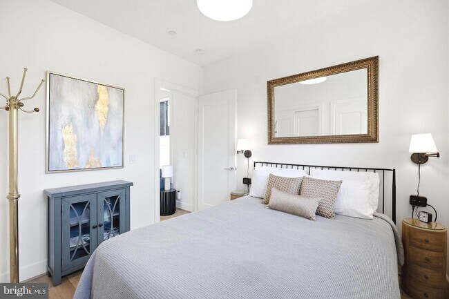 Building Photo - 1775 Swann St NW