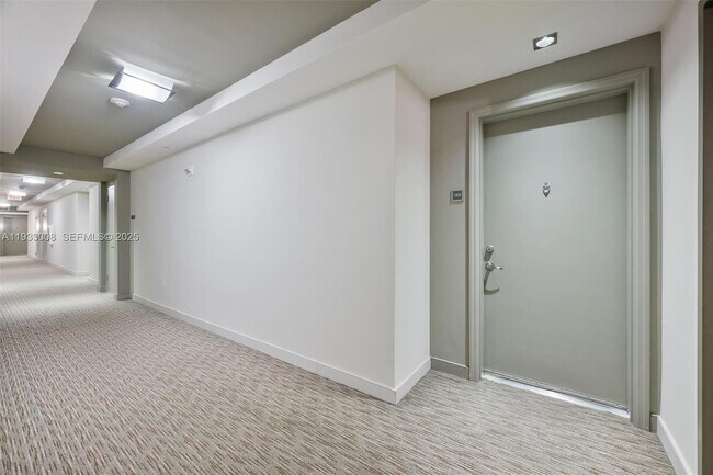 Building Photo - 951 Brickell Ave