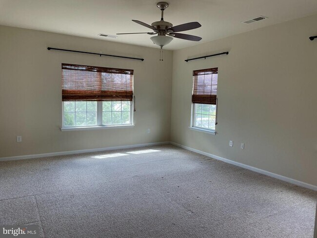 Building Photo - 114 Bowling Green Cir