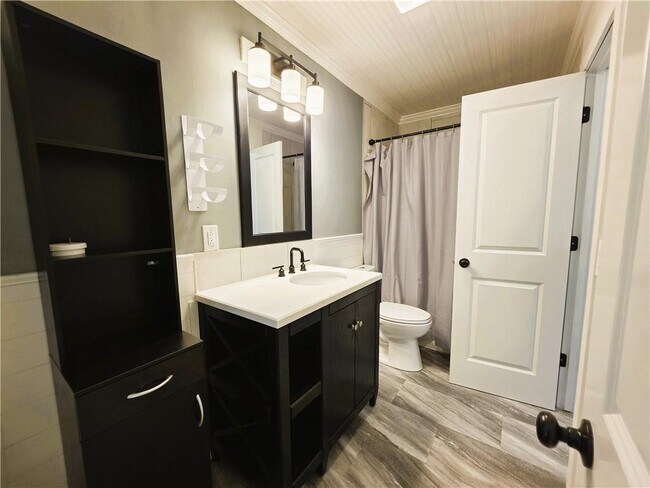 Building Photo - 26 Annette Ln