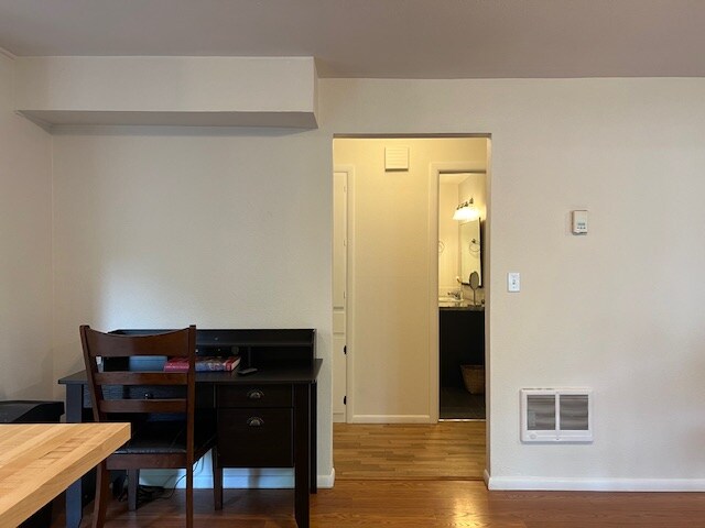 Building Photo - 3127 Harlow Rd