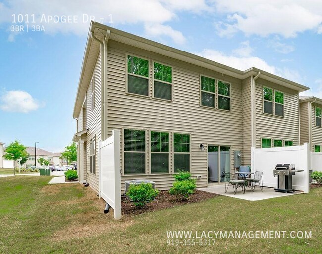 Building Photo - 1011 Apogee Dr