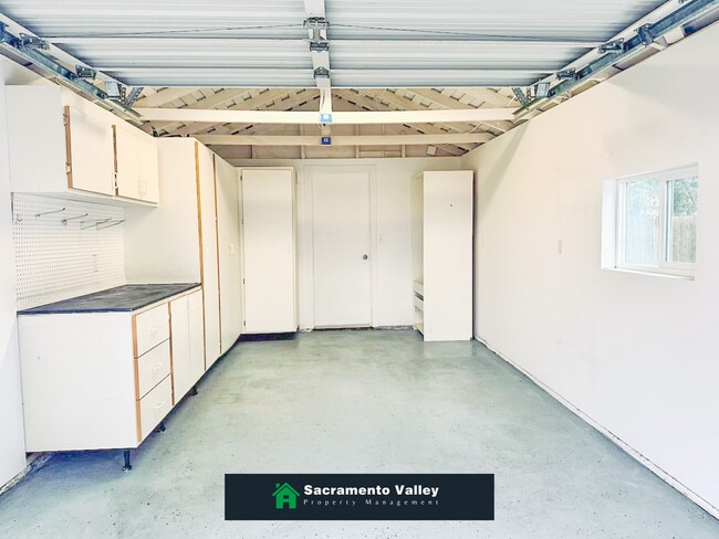 Building Photo - 3500 Marjorie Way