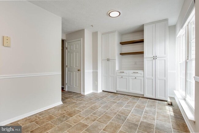 Building Photo - 8125 Gray Stone Ln
