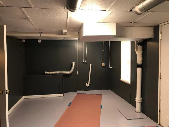 Building Photo - 597 Emma Rd