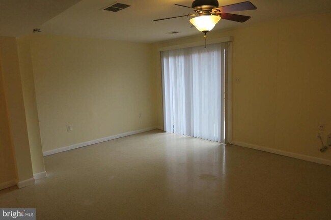 Building Photo - 3514 Cranmer Mews