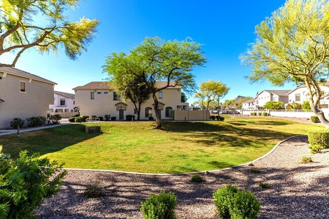 Building Photo - 2150 E Bell Rd