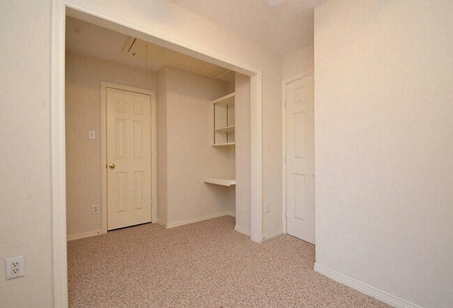 Building Photo - 4210 Greystone Way