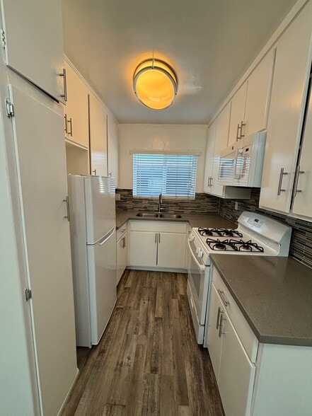 Building Photo - 3313 Artesia Blvd