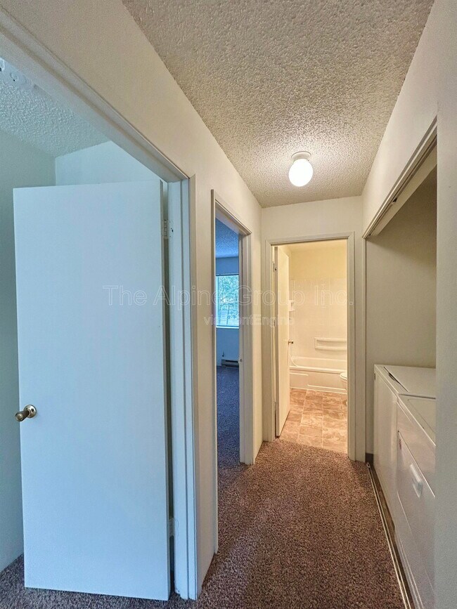 Building Photo - 12400 SW Chaps Ct