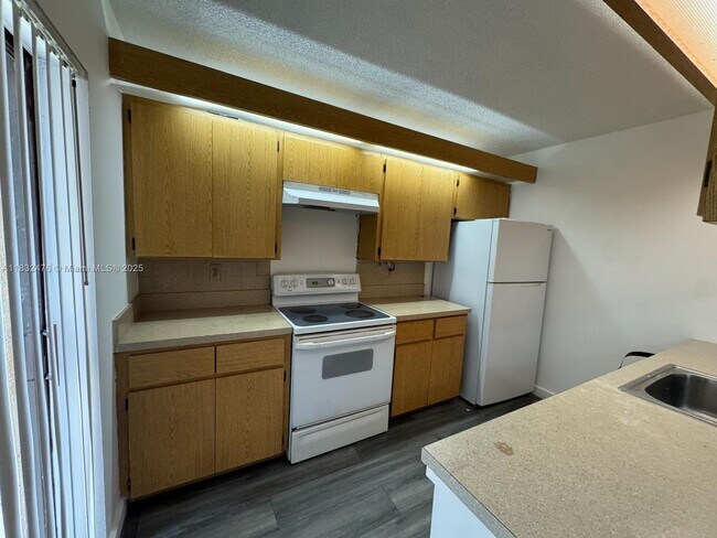 Building Photo - 513 Green Springs Pl