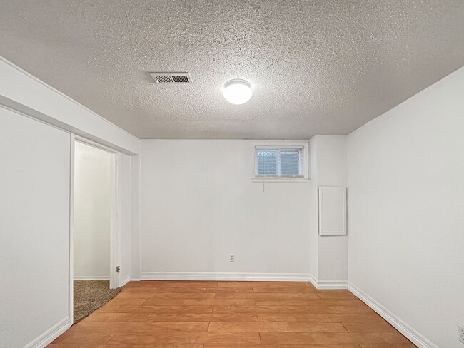 Building Photo - $0 DEPOSIT OPTION. SPACIOUS 4-BEDROOM, 2-B...