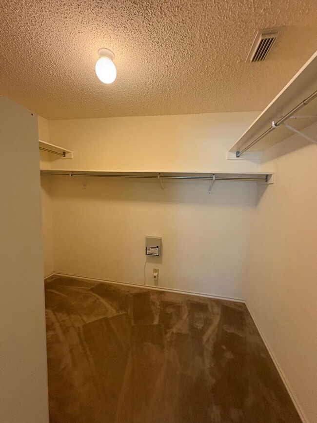 Building Photo - Beautiful home on corner lot.
