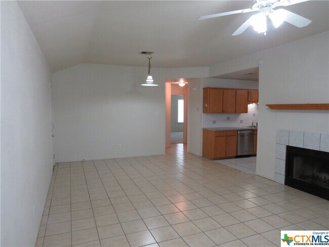 Building Photo - 3907 Hitchrock Dr