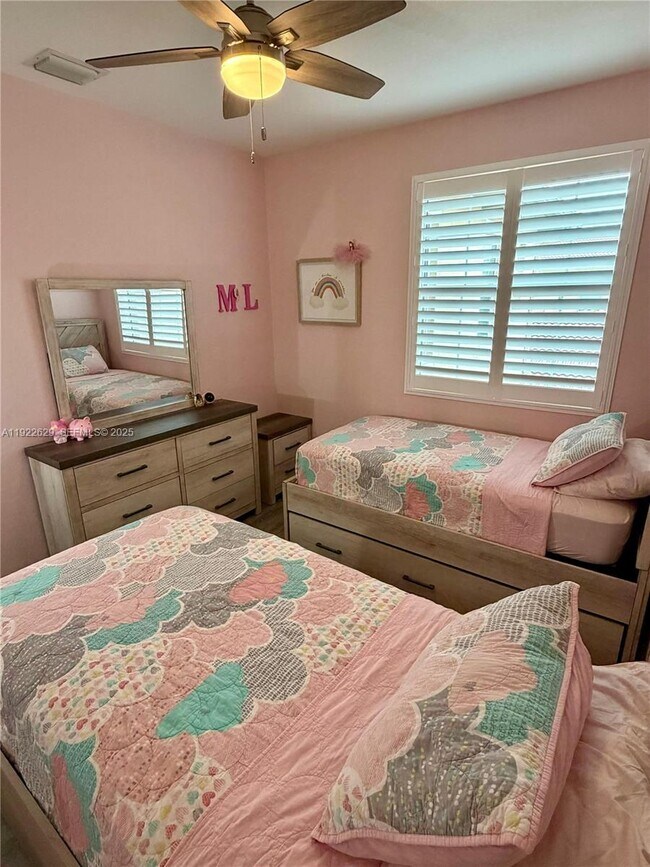 Building Photo - 1505 SW 147th Ave