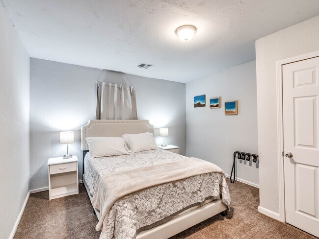 Building Photo - 1720 NW 30th St