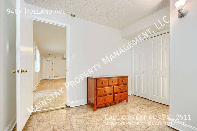 Building Photo - 9407 Holland Ave