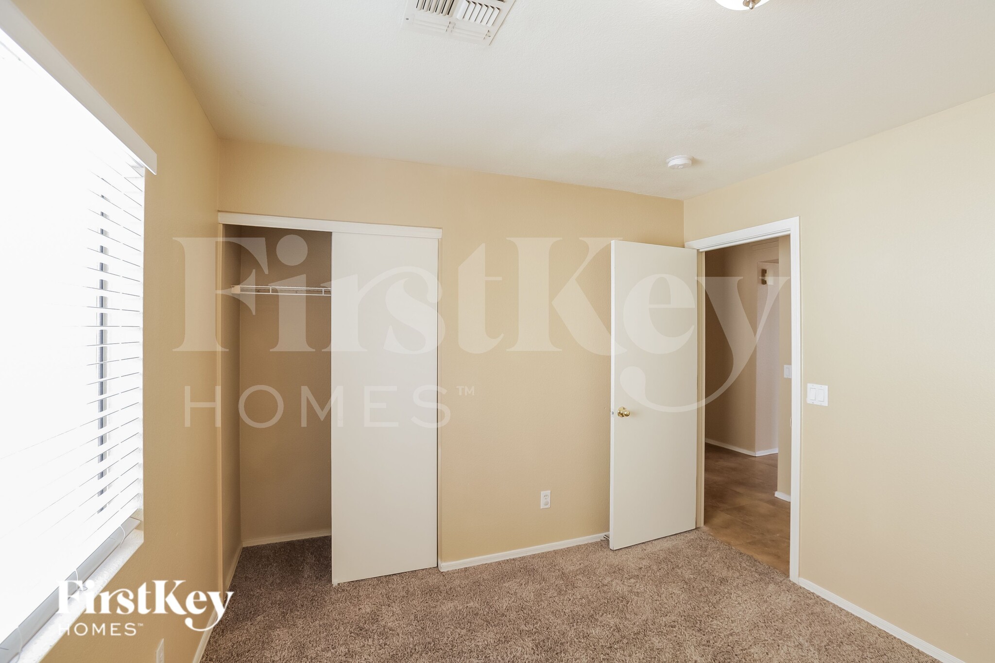 Building Photo - 13015 W Via Camille