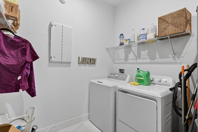 Building Photo - 10195 SW Latium Wy