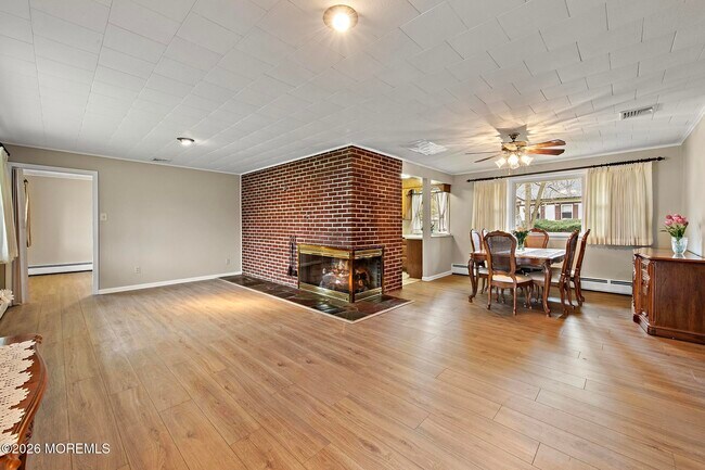 Building Photo - 14 Swan Ave