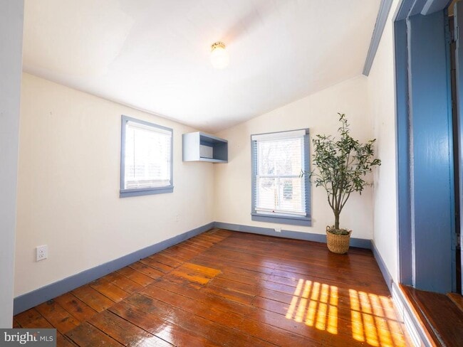 Building Photo - 703 S Loudoun St
